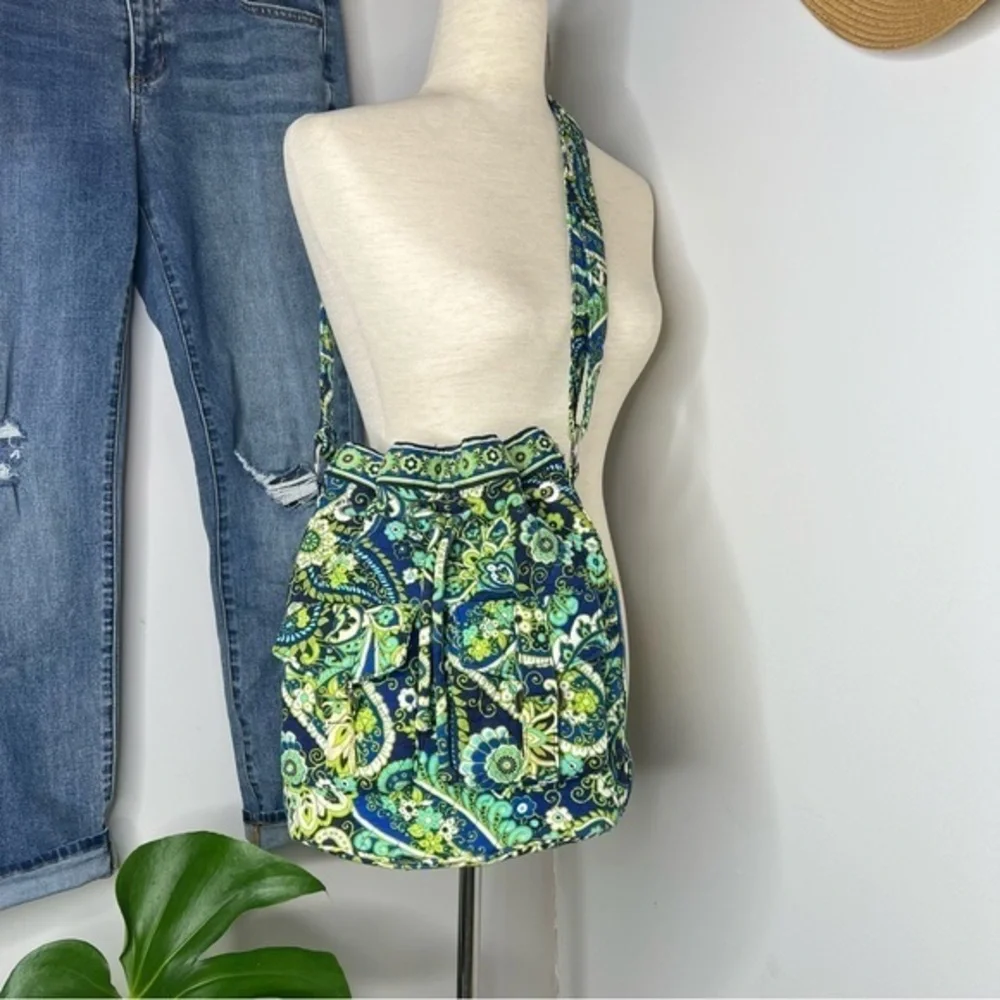 Vera Bradley Drawstring Bucket Bag / Crossbody
